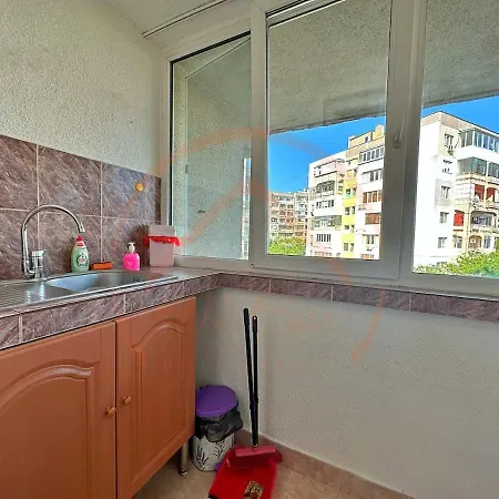 Cozy Near Sea Garden Apartman *