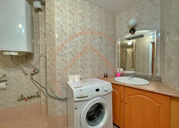 Cozy Near Sea Garden Warna